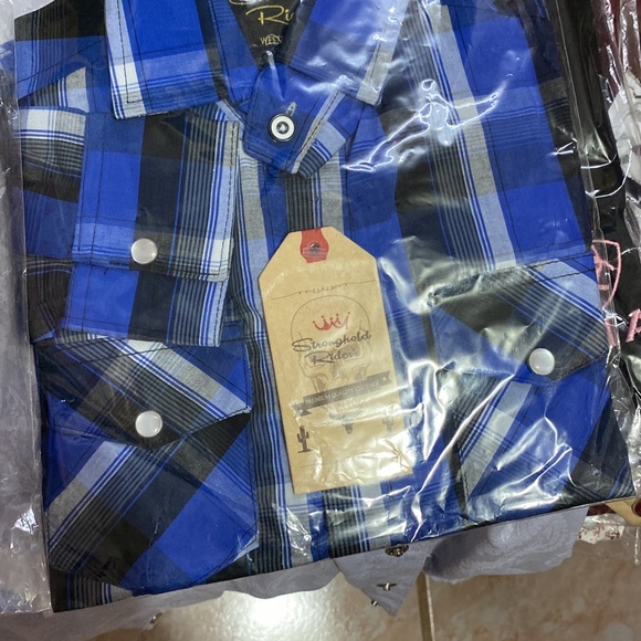 Cowboy shirts, Ariat m to all large sizes - Picture 3 of 4